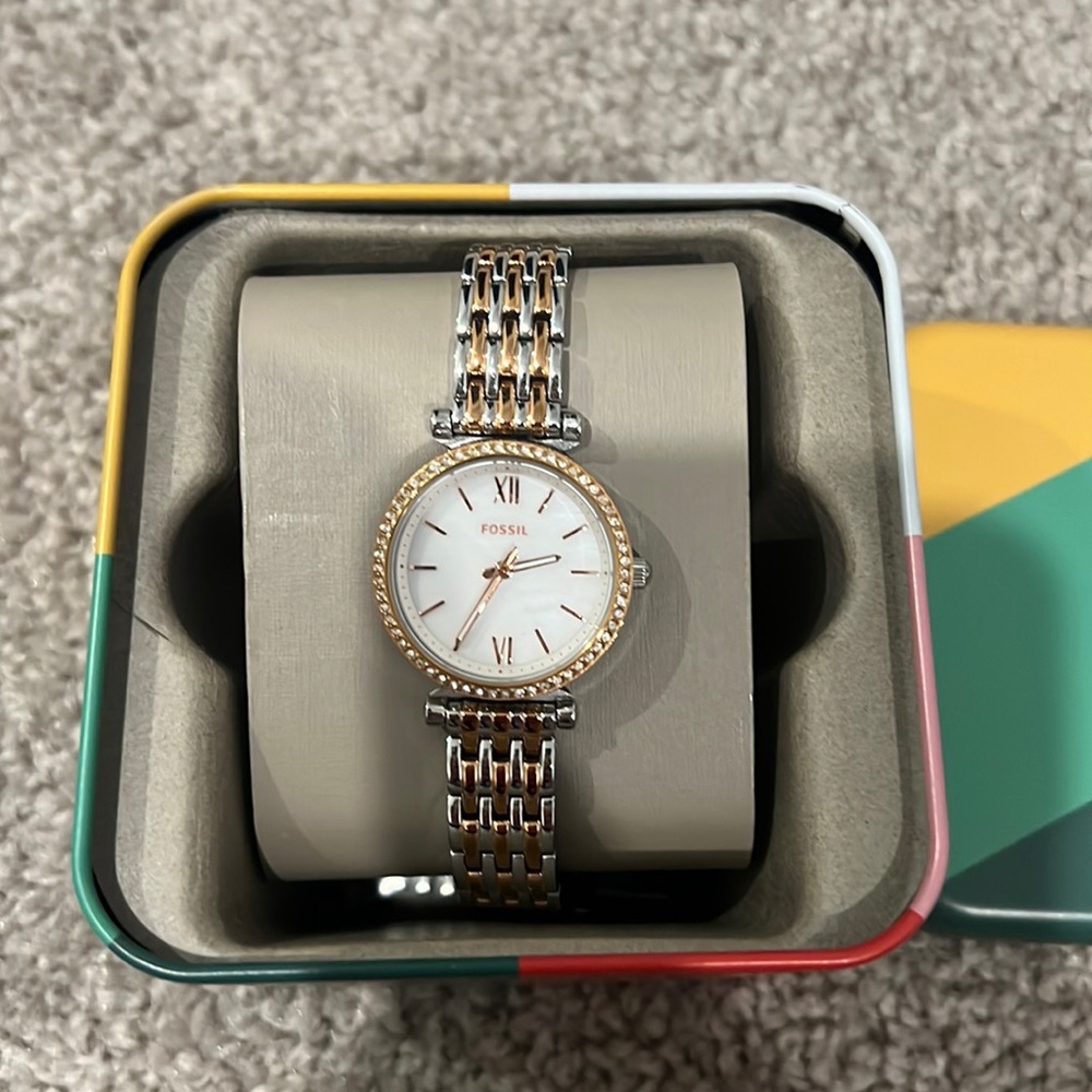 The fossil watch in silver and rose gold